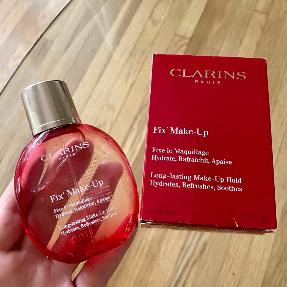 Clarins fix makeup spray